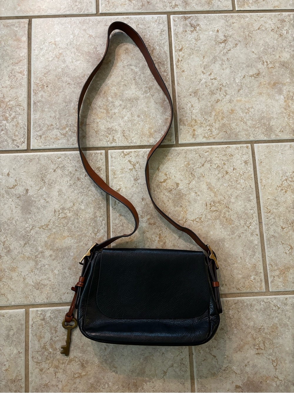 Fossil Black Leather Crossbody Bag with Brown Strap